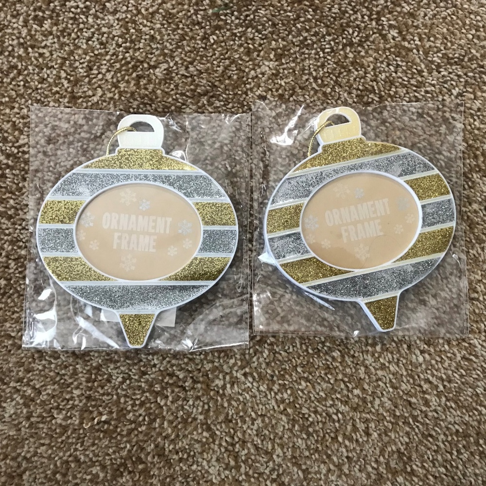 2 Ornament picture frame